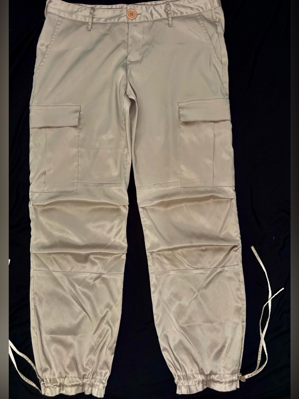 Women’s Miss ME cargo pants in a shiny light beige color